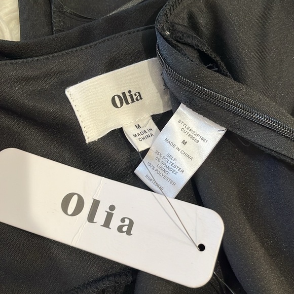 NWT Vici \\ Olia Black ‘Brayden’ One Shoulder Jumpsuit - Picture 15 of 16